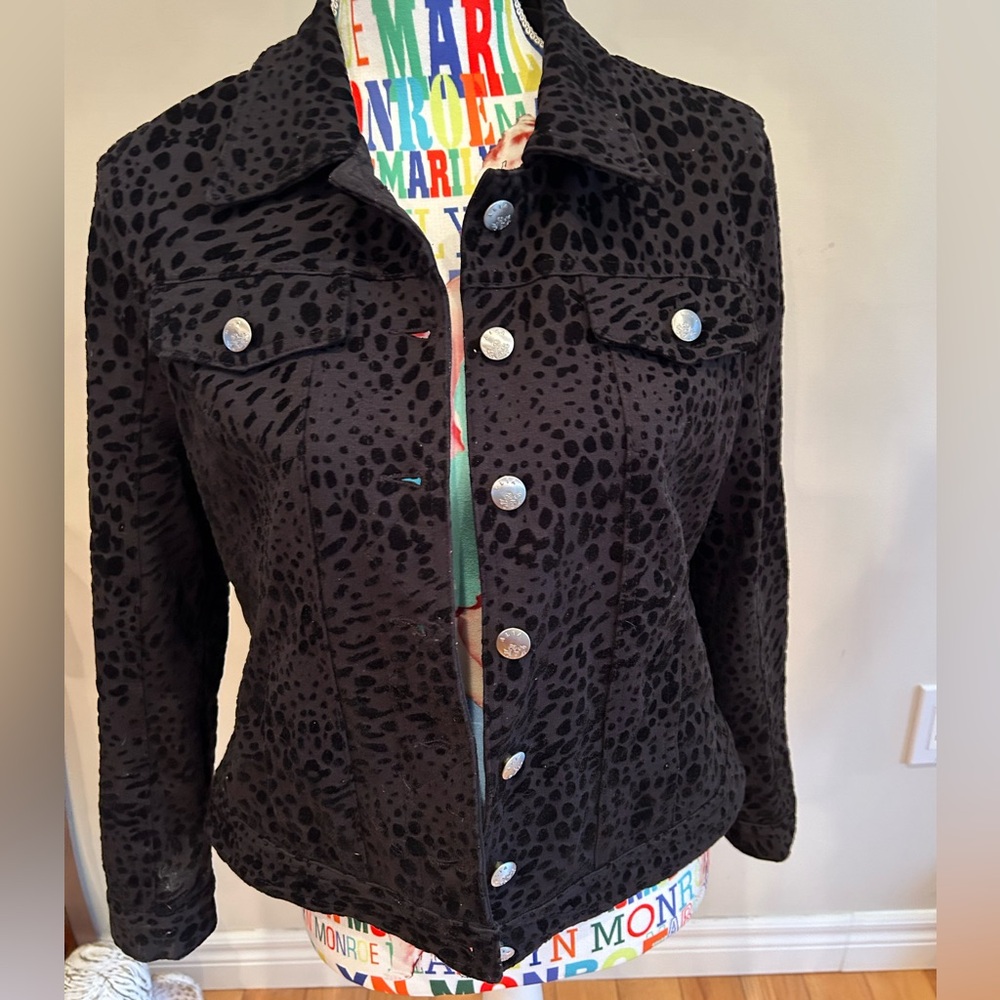 💥SALE💥Alia black Jean jacket with velvet pattern. Excellent condition. Size PS